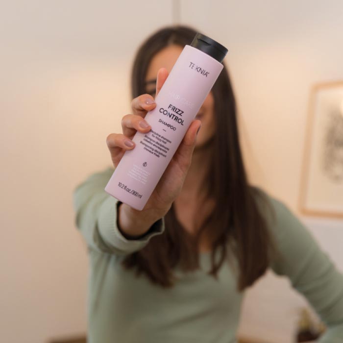 TEKNIA Frizz Control Shampoo - Shampooing sans sulfate lissant anti-frisottis cheveux bouclés à frisés - 300ml